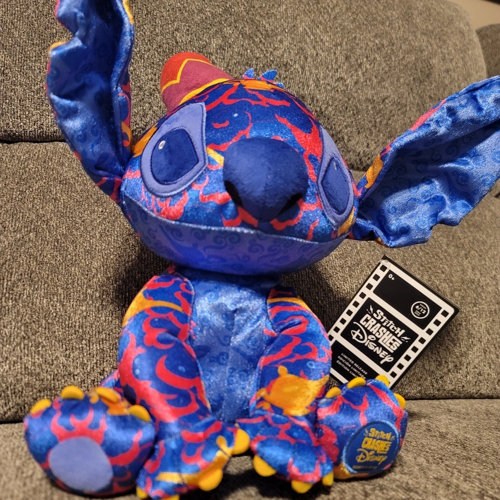 6/12 Aladdin Stitch Crashes Disney Plush And Pin